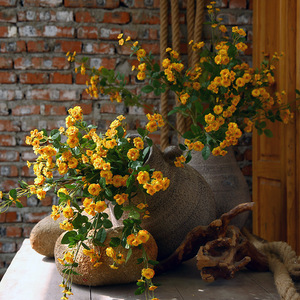 ดอกกุหลาบประดิษฐ์ ยี่ห้อ Yihua Floral Art  ดอกไม้ประดับผ้าไหม สีเหลือง สีส้ม สีแดง ช่อดอกไม้ตกแต่งบ้าน - Product Image 3