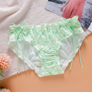 Set di Biancheria Intima Coordinata per Coppie con Motivo a Tulipani, Boxer da Uomo e Slip con Laccetti Laterali da Donna in Seta Ghiaccio, Regalo di San Valentino - Product Image 6