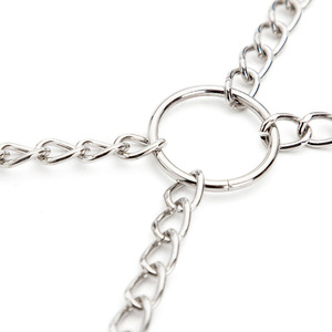 Esposas de cadena de cuero negro con cadena y hebilla de metal para bondage y sujeción, uso adulto. - Product Image 4
