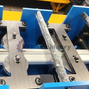 Rouleau de tuyau de descente en tube carré en acier galvanisé automatique formant la machine pour la fabrication de <span class=keywords><strong>carreaux</strong></span> avec pompe à moteur à roulement de moteur à engrenages - Product Image 6