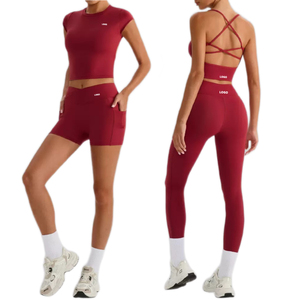 Ensemble de vêtements de sport pour femmes, vêtements de <span class=keywords><strong>fitness</strong></span> personnalisés, débardeur à col halter, shorts, collants, vêtements de sport respirants et élastiques - Product Image 1