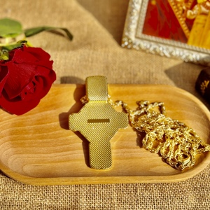 Kalung Liontin Salib Ortodoks HT 3.94 Berlapis Emas dengan Ikon Religius Terukir, Rantai Panjang 120cm, Perhiasan Kristen untuk Pria - Product Image 2