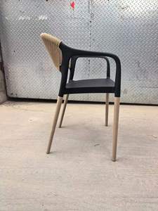 Chaises <span class=keywords><strong>de</strong></span> salle à manger en plastique style victorien avec <span class=keywords><strong>cordon</strong></span> tressé amovible, lot <span class=keywords><strong>de</strong></span> 4, pour maison, bureau, hôtel, entrepôt, parc - Product Image 4