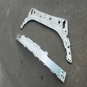 Le classique vente chaude C W205 réservoir d'eau avant cadre portique cadre serrure Machine support Anti-collision faisceau pour mercedes-benz - Product Image 6