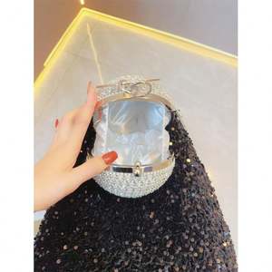 Bolsos de Noche con Forma de Corazón y Pedrería para Mujer, Bolso de Mano de Cristal Dorado para Fiesta de Graduación - Product Image 2