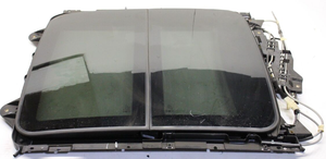 <span class=keywords><strong>Toit</strong></span> <span class=keywords><strong>ouvrant</strong></span> panoramique en verre automatique de voiture <span class=keywords><strong>toit</strong></span> <span class=keywords><strong>ouvrant</strong></span> tout le panneau entier en verre entier - Product Image 4