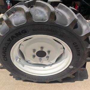 Tracteur agricole Yto Green 100HP 4 roues motrices à transmission par engrenages, haute sécurité - Product Image 6