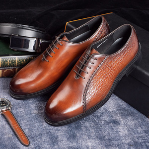 Zapatos Casuales de Piel XuanWu para Hombre, Sin Cordones, con Puntera de Acero, Diseño con Estampado de Grafiti, Suela de Goma, Diseño en Relieve, para Otoño, Formales de Negocios - Product Image 1