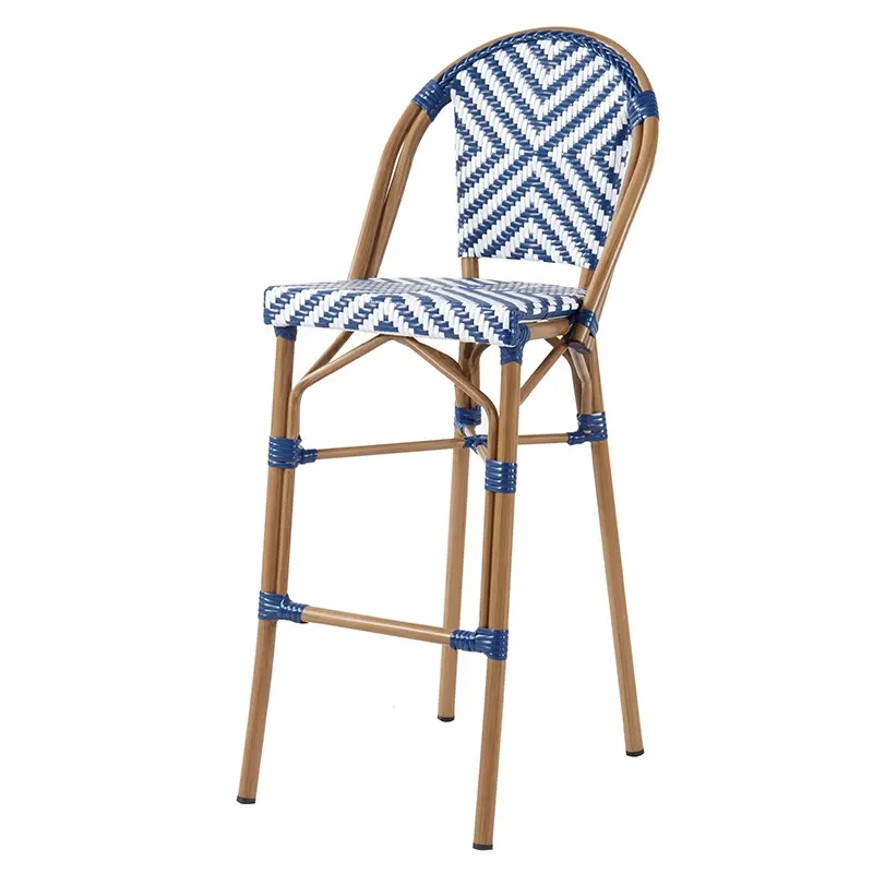 Chaises hautes en aluminium de rotin de café extérieur en osier de tabouret de bar parisien blanc bleu