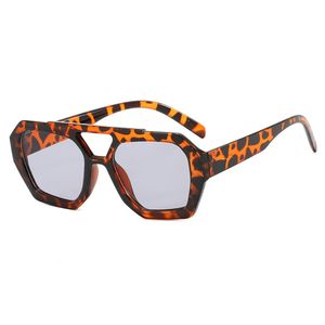 <span class=keywords><strong>Gafas</strong></span> <span class=keywords><strong>de</strong></span> sol Retro <span class=keywords><strong>de</strong></span> doble puente para mujer, <span class=keywords><strong>gafas</strong></span> <span class=keywords><strong>de</strong></span> sol degradadas <span class=keywords><strong>de</strong></span> <span class=keywords><strong>leopardo</strong></span> con montura grande, <span class=keywords><strong>gafas</strong></span> <span class=keywords><strong>de</strong></span> sol <span class=keywords><strong>de</strong></span> diseñador <span class=keywords><strong>de</strong></span> lujo - Product Image 3