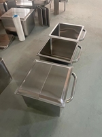 Chariot de cuisine professionnel robuste en acier inoxydable 304 à 4 roues avec couvercle et revêtement de qualité alimentaire pour le stockage de farine, riz, huile et eau