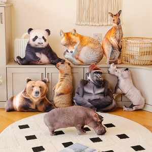Juego de cojines de peluche con animales del bosque realistas para la decoración de la habitación de los niños y la sala de estar - Product Image 1
