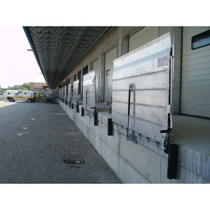 Rampa Manual Fija CR-GAS106B con Asistencia de Amortiguador de Gas - Aleación de Aluminio, Capacidad de 5000-6000 kg - Product Image 2