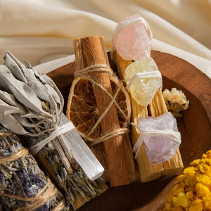 Vente en Gros : Bâtons de Fumigation Biologique Sauge Blanche de Californie et Lavande, Cristaux, Bâtons de Palo Santo pour la Purification, le Nettoyage et la Guérison - Product Image 5