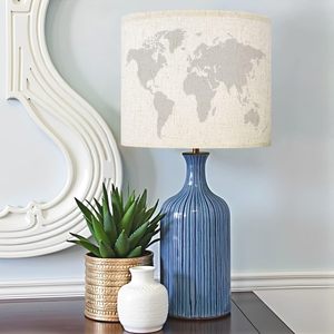 ชุดโคมไฟทรงกลอง Boho ผ้าลินินธรรมชาติ2ชุดพร้อมการออกแบบแผนที่โลกประกอบง่ายสำหรับโคมไฟตั้งโต๊ะและพื้นในสต็อกสไตล์มินิมอล - Product Image 2