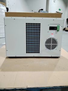 Climatiseur d'armoire industrielle à commande électrique 300W pour télécommunications, à montage latéral extérieur - Product Image 2