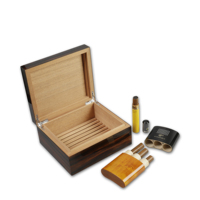 Humidor à cigares en cèdre avec finition piano personnalisée, boîte de rangement pour cigares en bois à brillance moyenne, style moderne pour la vente en gros