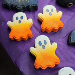 Bombas de baño orgánicas de Halloween de etiqueta privada OEM baño espeluznante Fizzies con nutrición de la piel gran oferta - Product Image 3