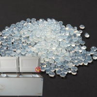 Colle thermofusible de haute qualité PSA PUR EVA Polyoléfine pour l'isolation thermique des réfrigérateurs, la mousse PU et la lamination de feuilles.