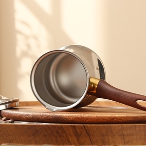 Caffettiera Turca Araba Personalizzata con Manico Lungo in Legno, Brocca per Latte in Acciaio Inossidabile, Tazza Portatile per Burro, Crema e Latte - Product Image 3