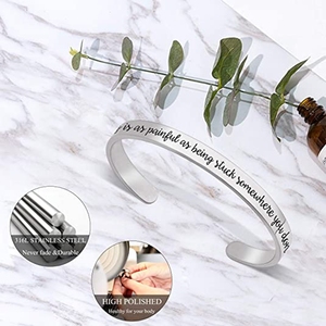 Mais rien n'est aussi douloureux que d'être coincé quelque part où vous n'appartenez pas Bracelets pour le meilleur ami Bracelet Mantra Bracelet manchette - Product Image 3