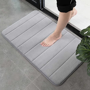 SKY-Touch Lot de 2 tapis de bain en mousse à mémoire de forme Tapis de salle de bain doux confortable et antidérapant Tapis de bain en polyester très absorbant - Product Image 2