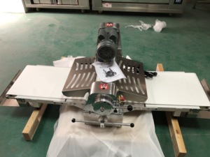 Bảng Top <span class=keywords><strong>Dough</strong></span> sheeter thương mại công nghiệp bán tự động bánh Croissant bánh mì bột Puff Pastry Máy bột sheeter - Product Image 5