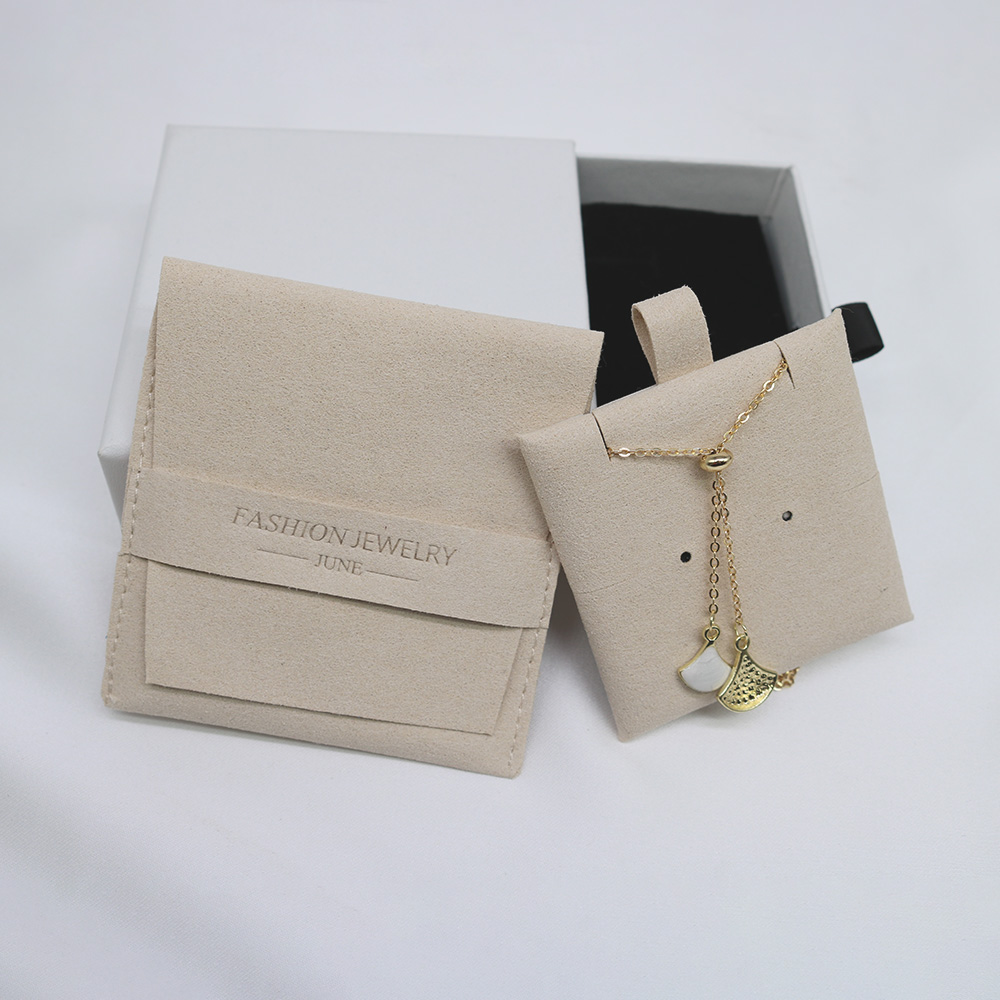 013A pouch with insert