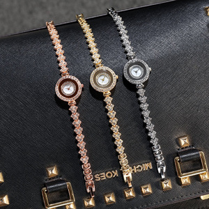 Montre à quartz décontractée personnalisée avec gravure et incrustations de diamants - Product Image 5