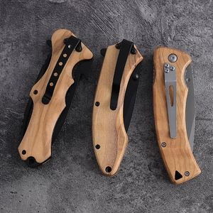 Navaja de Bolsillo Plegable Personalizada OEM con Mango Completo de Madera de Olivo, Hoja con Recubrimiento Negro y Grabado Láser, para Caza, EDC, Camping, Regalo para Actividades al Aire Libre - Product Image 4