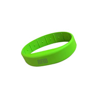 Bracelet en silicone imperméable avec impression de logo personnalisé, RFID 13,56 MHz, bracelet en silicone RFID classique 1K, bracelet RFID pour la natation