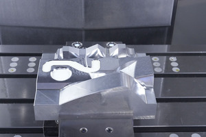 Centre d'usinage vertical SMTCL Factory <span class=keywords><strong>Vmc</strong></span> 850 pour le traitement des métaux, machine de fraisage CNC verticale pour usine industrielle - Product Image 6