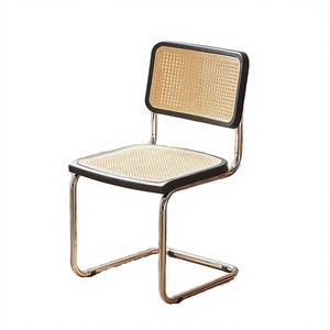 Elegante Silla de Ratán con Estructura Metálica y Madera Sólida para Sala de Estar Moderna, Apartamento o Comedor - Product Image 3