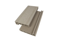Marches d'escalier durables et résistantes aux intempéries, marches d'escalier en composite bois-plastique pour une utilisation intérieure et extérieure