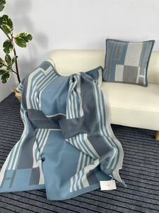 <span class=keywords><strong>Couverture</strong></span> tissée pour <span class=keywords><strong>cheval</strong></span>, nouvelle collection <span class=keywords><strong>hiver</strong></span>, grande <span class=keywords><strong>couverture</strong></span> en laine avec motif lettre H, jacquard double face épaissi, <span class=keywords><strong>couverture</strong></span> de luxe personnalisée en cachemire - Product Image 6