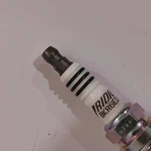 Pièces automobiles NGK <span class=keywords><strong>a</strong></span> autorisé la vente de bougies d'allumage d'origine d'origine 4272 BKR6EIX-11 OEM 9GYSR 3764 6418 pour MORGAN/<span class=keywords><strong>PORSCHE</strong></span>/Saab - Product Image 4