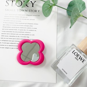 Compact Mirror Rose Red Silicone Four Leaf Clover Shape Desktop Makeup Mirror For Women And Girls - Product Image 1
