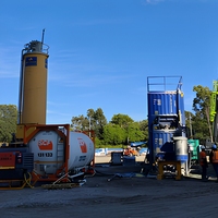 Centrale de mélange de coulis industrielle automatique haute pression pour la construction de fondations de tunnels et de barrages, avec pompe hydraulique pour silo de ciment colloïdal