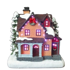 Stile europeo Micro paesaggio resina musica luminosa piccola casa decorazione della casa Desktop natale vestire ornamenti - Product Image 1