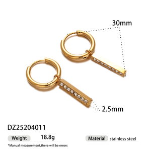 <span class=keywords><strong>Boucles</strong></span> <span class=keywords><strong>d</strong></span>'<span class=keywords><strong>oreilles</strong></span> en acier inoxydable plaqué PVD or 18 carats, étanches, avec croix en <span class=keywords><strong>chrome</strong></span> et cœur, <span class=keywords><strong>boucles</strong></span> <span class=keywords><strong>d</strong></span>'<span class=keywords><strong>oreilles</strong></span> minimalistes à la mode pour femmes - Product Image 6