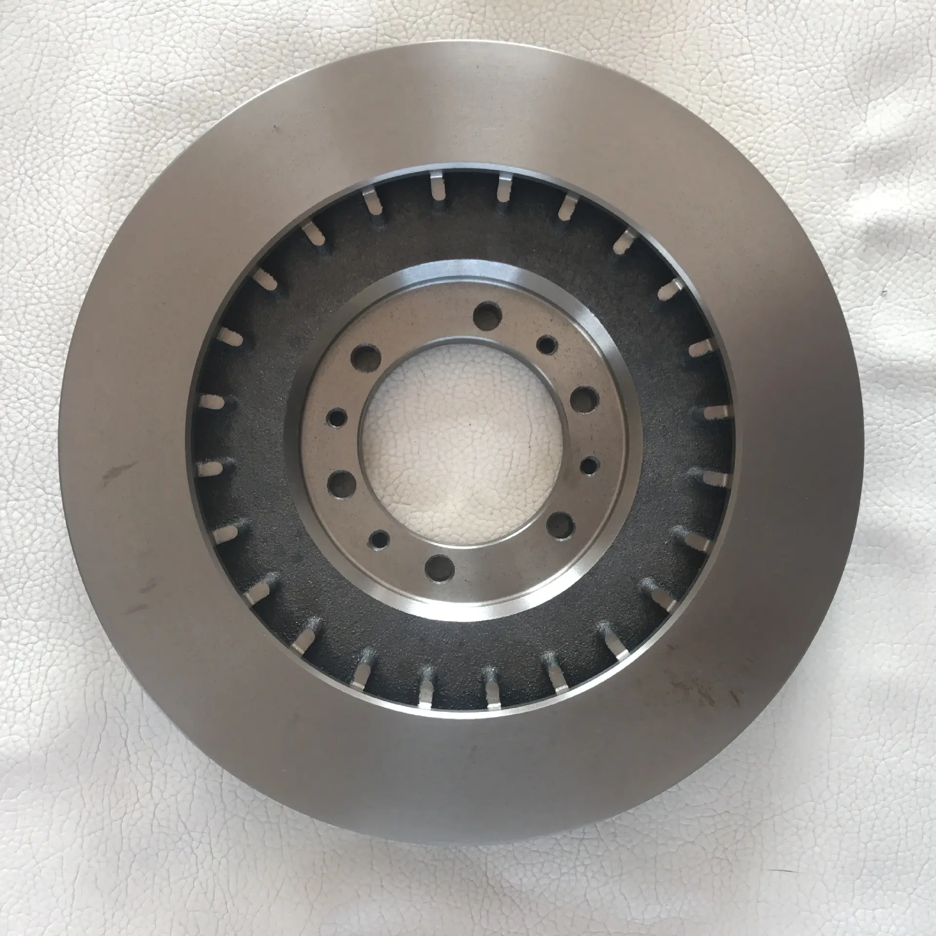 Guangzhou Xinda supply MB699716 is suitable for Mitsubishi Pajero SPORT SUV brake disc