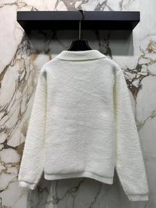 Cárdigan de moda para mujer con cuello vuelto y decoración de botones Tops tejidos con patrón sólido para la temporada de otoño - Product Image 3