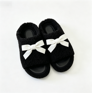 Mules plates douces en chenille pour femmes avec nœud décoratif, chaussures d'intérieur à enfiler pour l'été, blanches pures, double paire - Product Image 4