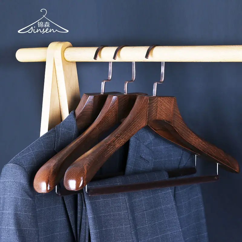 Jinsheng Boetiek Op Maat Houten Kleerhanger Luxe Retro Merk Voor Volwassenen Mode Antislip Bruiloft Houten Kleerhangers