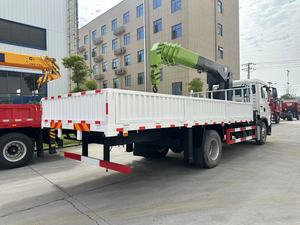Camion grue SINOTRUK HOWO 4x2 avec grue télescopique montée sur camion, grue hydraulique de 6 tonnes ou 8 tonnes à vendre - Product Image 4