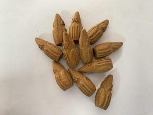 Incienso de Agarwood con notas amaderadas elaborado con ingredientes naturales bajo pedido, envasado en una caja ideal para meditación y yoga. - Product Image 2