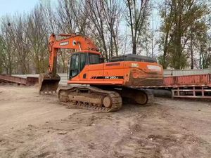 Vente flash : Excavatrice d'occasion DOOSAN DX380 conforme aux normes EPA et CE, prix bas d'origine, 38 tonnes, DX380LC-9C en stock, état quasi neuf - Product Image 3