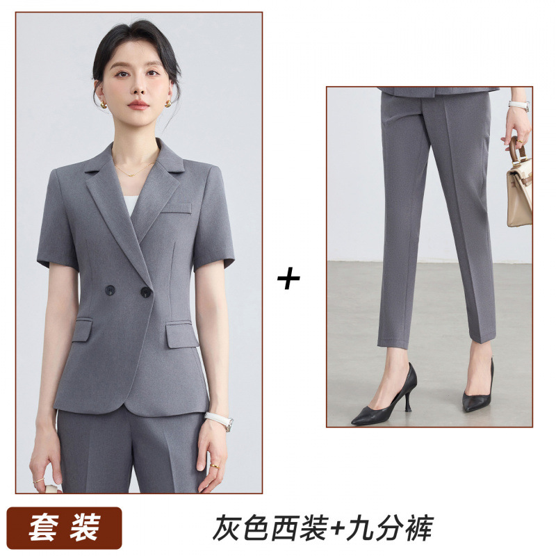 Gray suit with elastic waist and slim-fit trousers