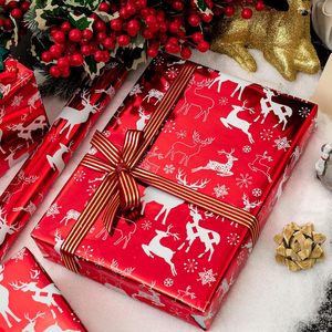 Rollo de papel de regalo navideño rojo metálico con renos y copos de nieve, 17 pulgadas x 32.8 pies, papel de regalo para manualidades navideñas - Product Image 2