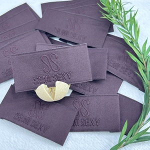 Tùy Chỉnh Có Thể Giặt Dệt Cờ Quần Áo Nhãn Cho T-Shirts/Hoodies Với Laser Cắt Cạnh Thêu Kỹ Thuật Cán Hình Dạng - Product Image 1